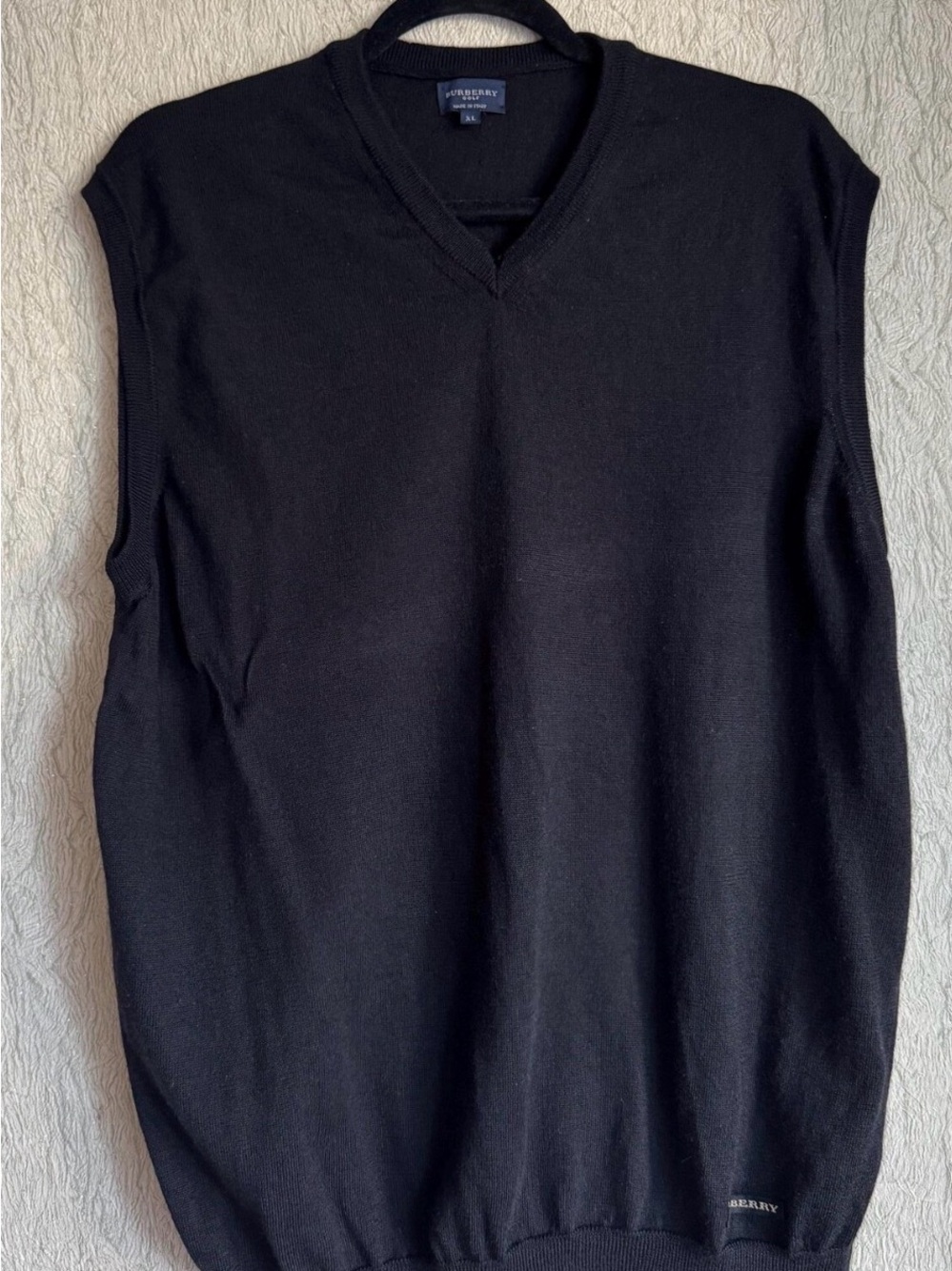 Burberry Golf Men’s Extra Fine Merino Wool V-Neck Sweater Made Italy Medium